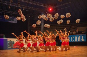 удивительное черлидинг шоу