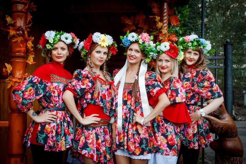 наряд для девушки на корпоратив в русском народном стиле фото 2