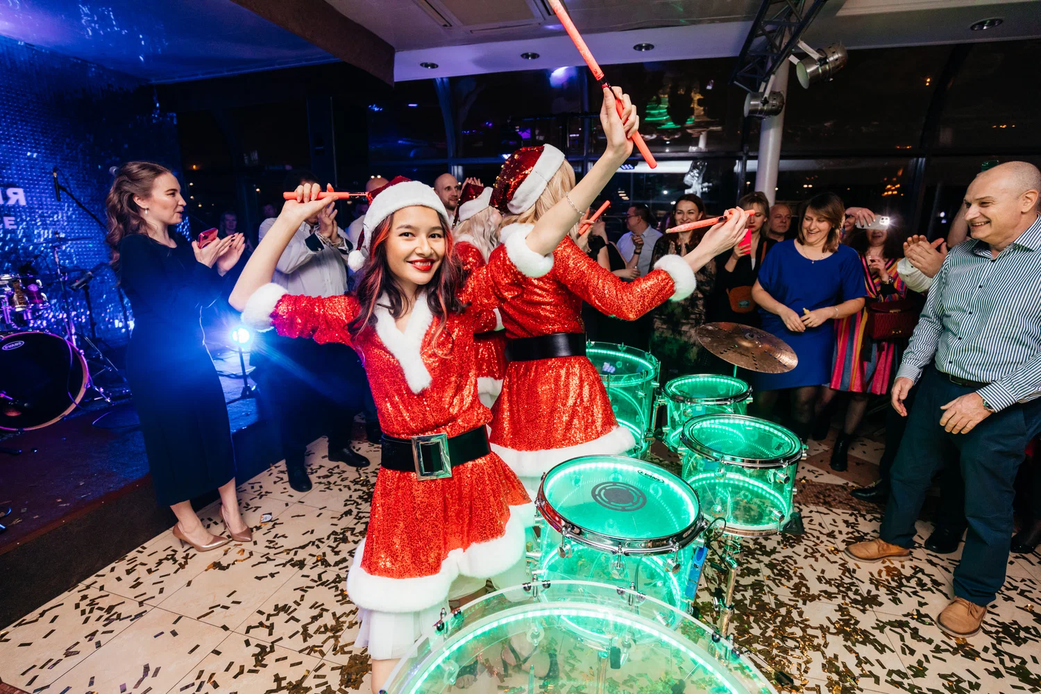 Сборный новогодний корпоратив в Москве с программой: идеальное решение для малого и среднего бизнеса