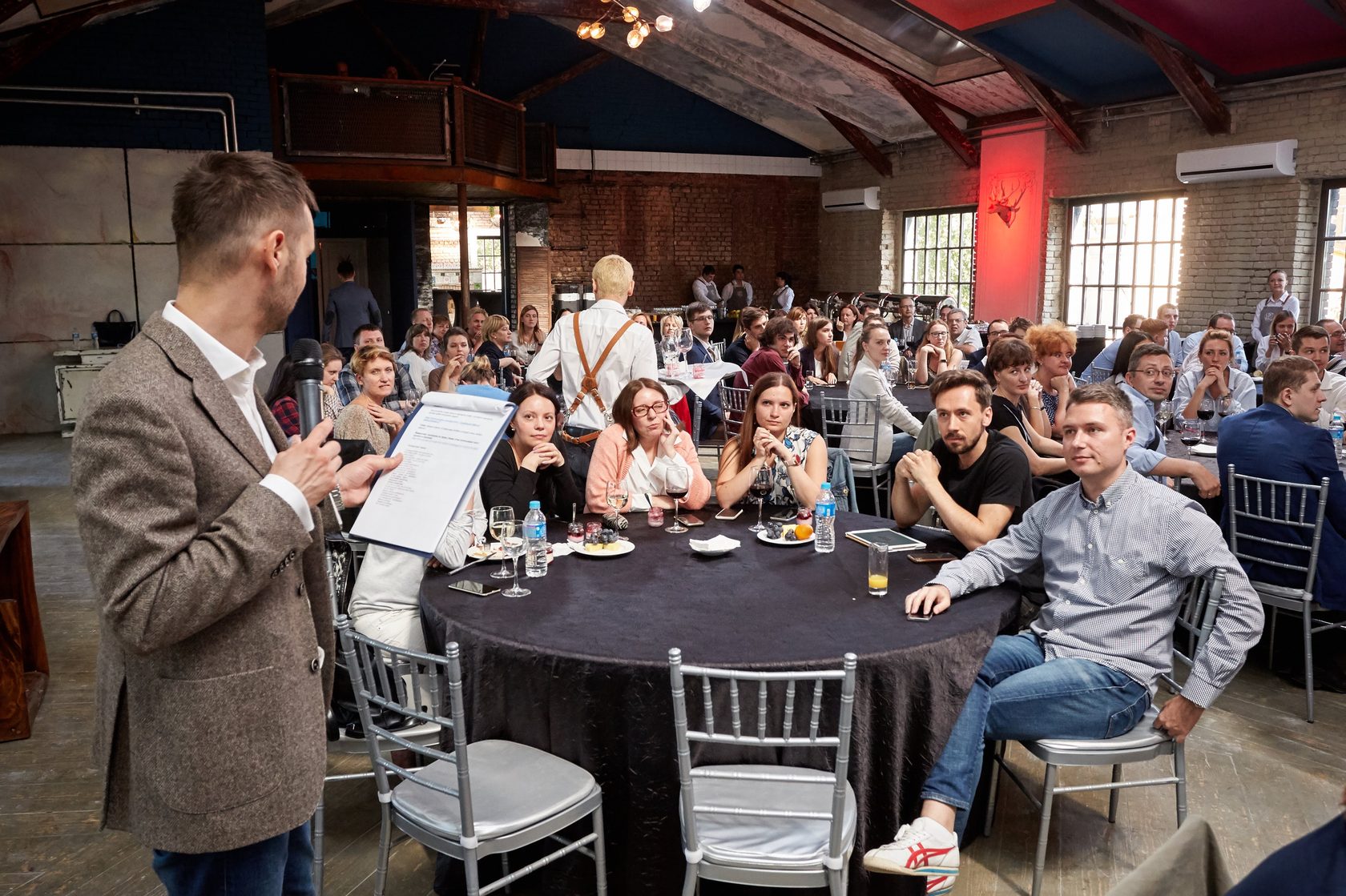 Выездной квиз на корпоратив в Москве: готовые сценарии и организация под ключ