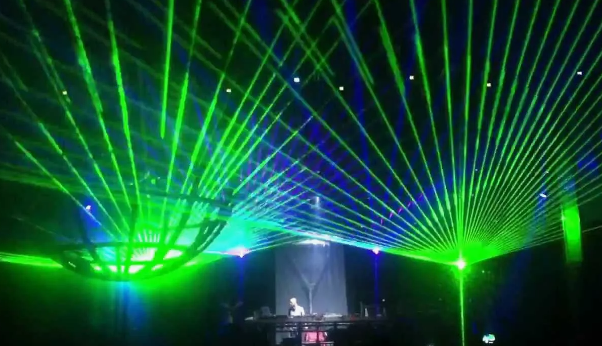 лазерное шоу на корпоратив фото 12