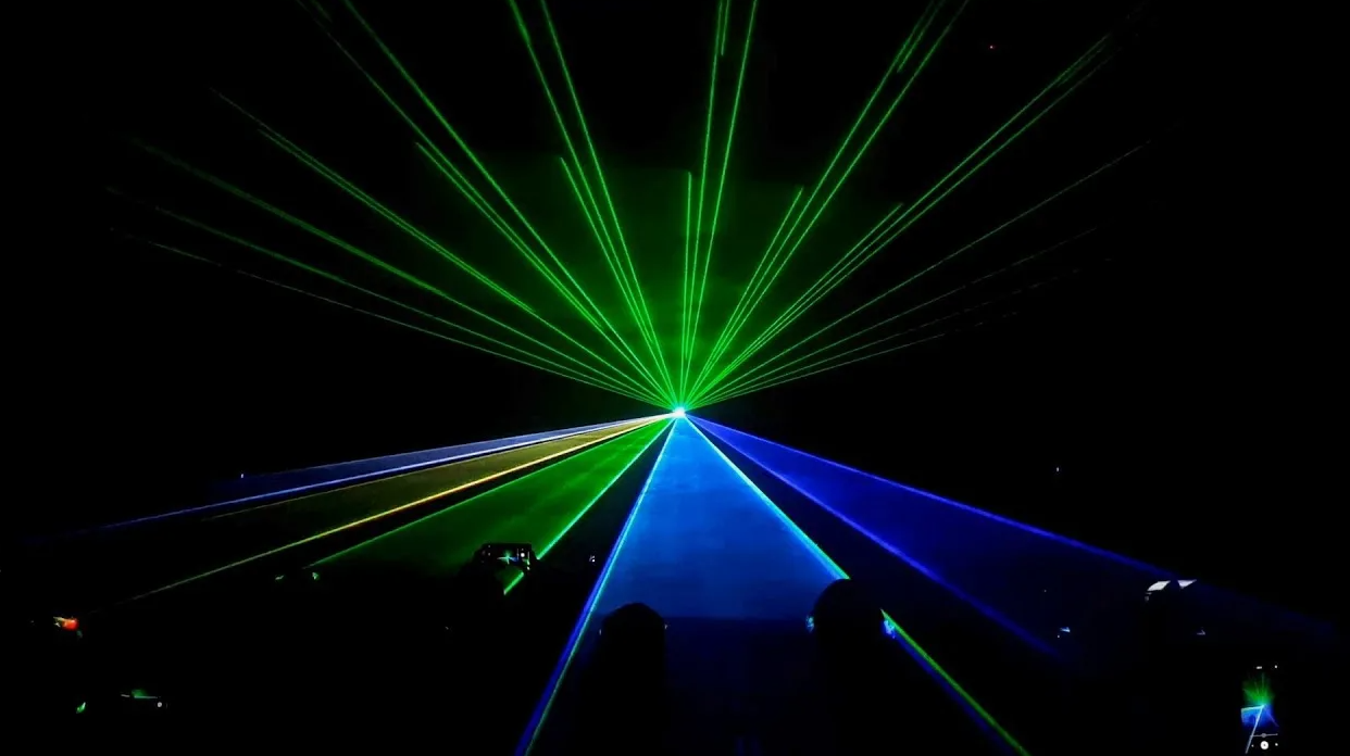 лазерное шоу на корпоратив фото 8
